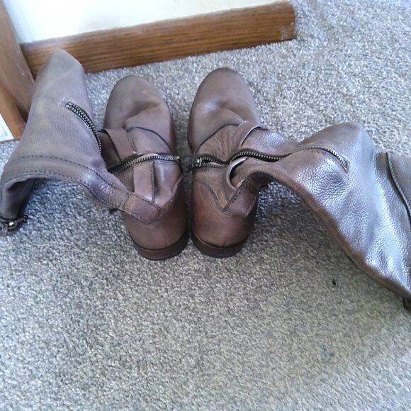 FRYE PHILIP GRAY GENUINE LEATHER BOOTS - Picture 2 of 3